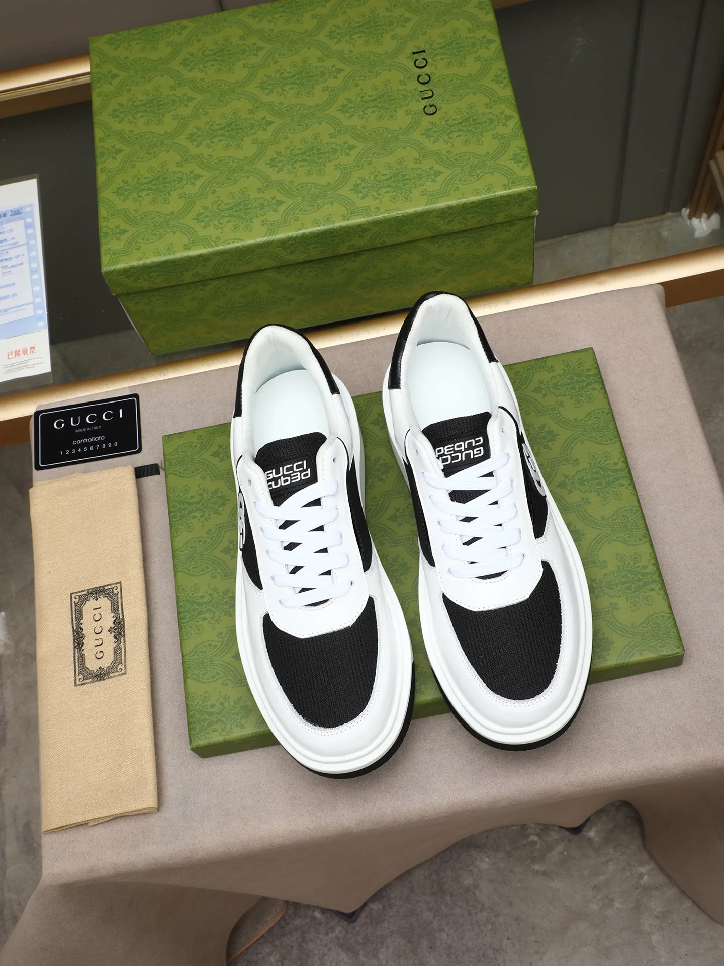 Men's shoes 💰480 New men's shoes GUCCI Fashion trend Made of first-layer calfskin ➕ washed sheep lining! The foot feels super comfortable and the workmanship is impeccable. Foam ultra-light outsole, size: 38-44 (45 customized) 3 colors to choose from!